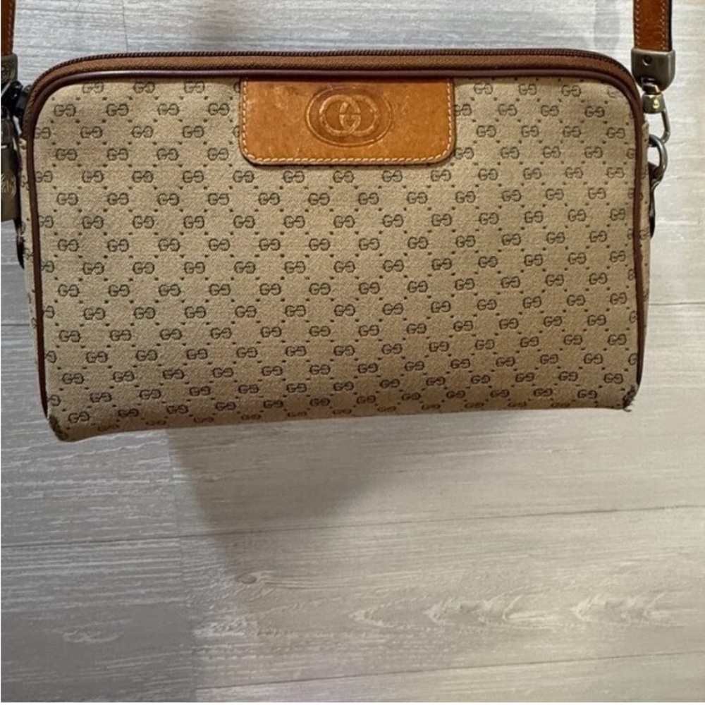 Authentic Gucci Vintage GG Canvas & Leather Crossbody Bag With Adjustable Strap
